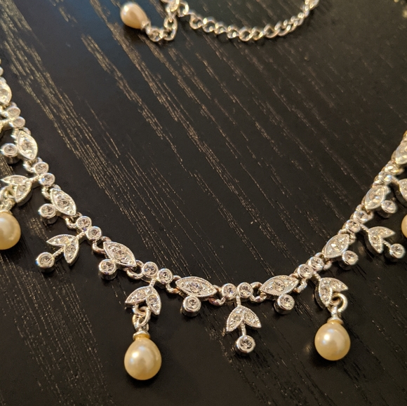 Silver and Pearl Set - Picture 2 of 3